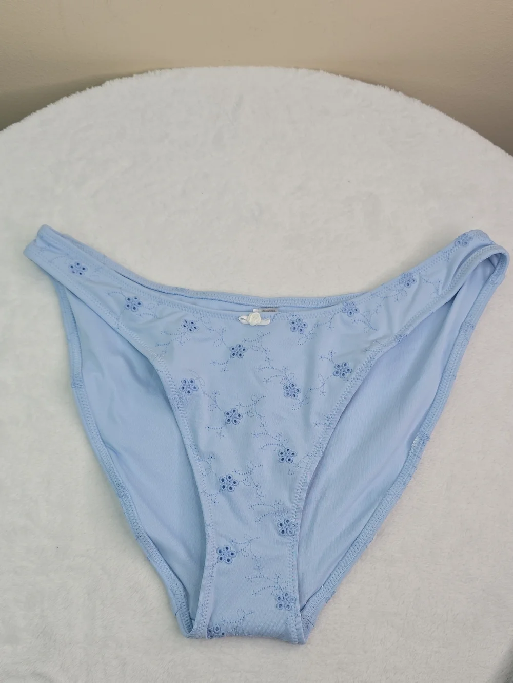 PINK by Frankies Bikinis Anabelle Eyelet Covered Bottom Sz Small